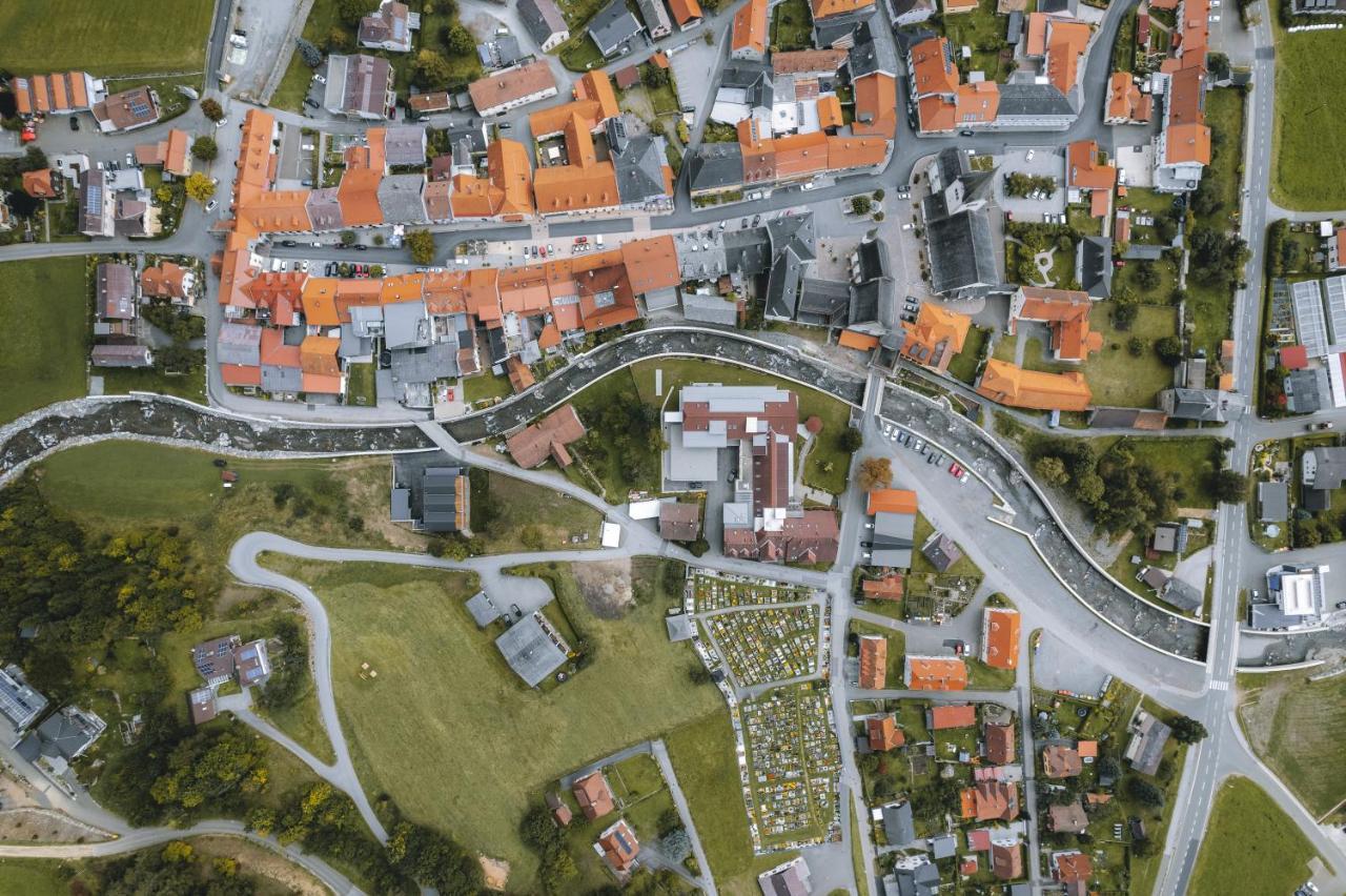Aparthotel Zum Wohle Oberwoelz Stadt Exteriér fotografie